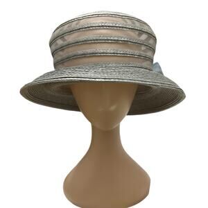 Vintage silver-gray cloche Derby church veil brim hat bow braided band detail